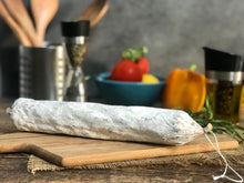 Cargar imagen en el visor de la galería, Tripa recta calibre 55 (SalchiVela 3) PIezas y Madejas